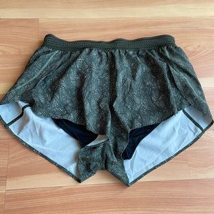 Lululemon running shorts size 4 dark green leaf